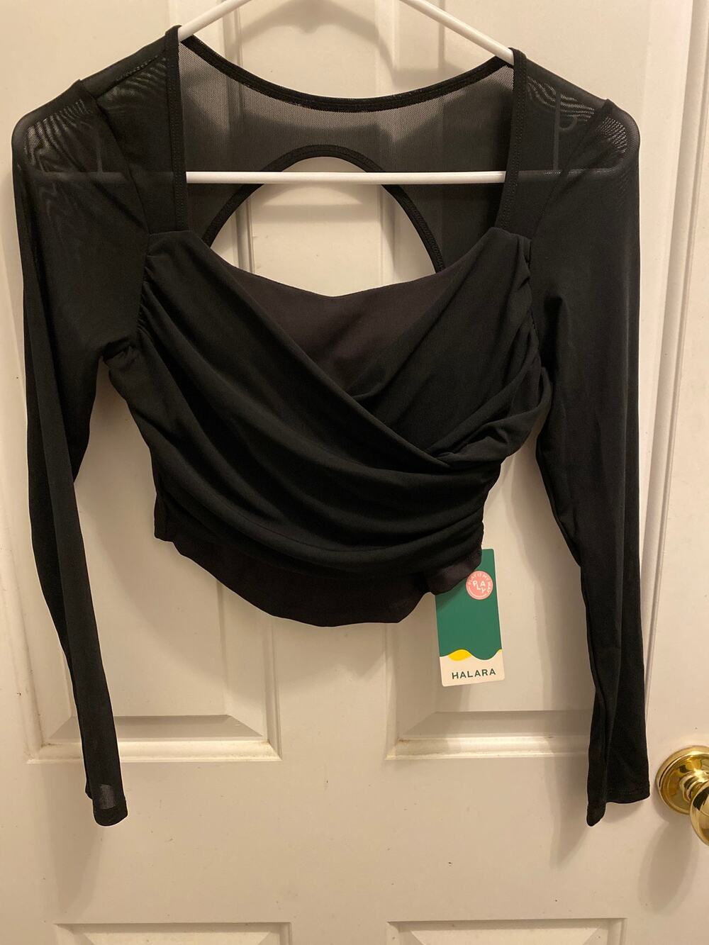 Brand New Halara Women's Size XS Black Long Sleeve Built in Bra Top shirt